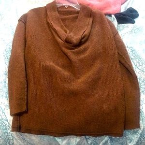 Brown light sweater